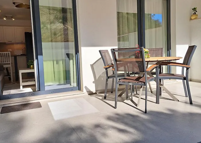 Terrace & Free Parking